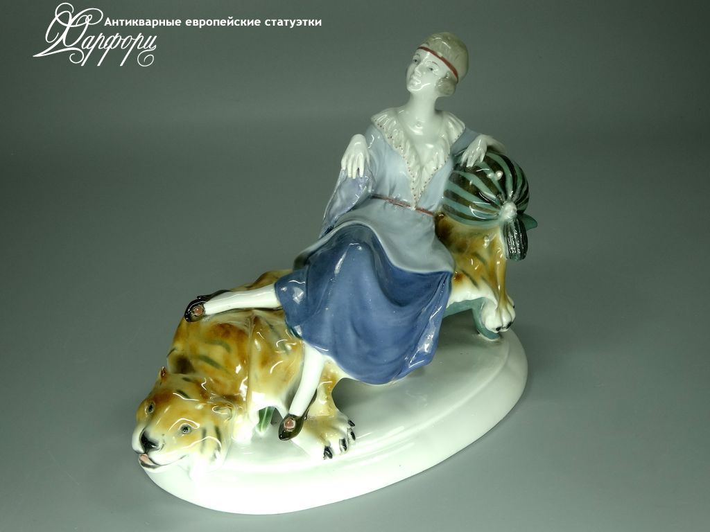 Купить фарфоровую статуэтку Wilhelms Feld Девушка Ар-Деко